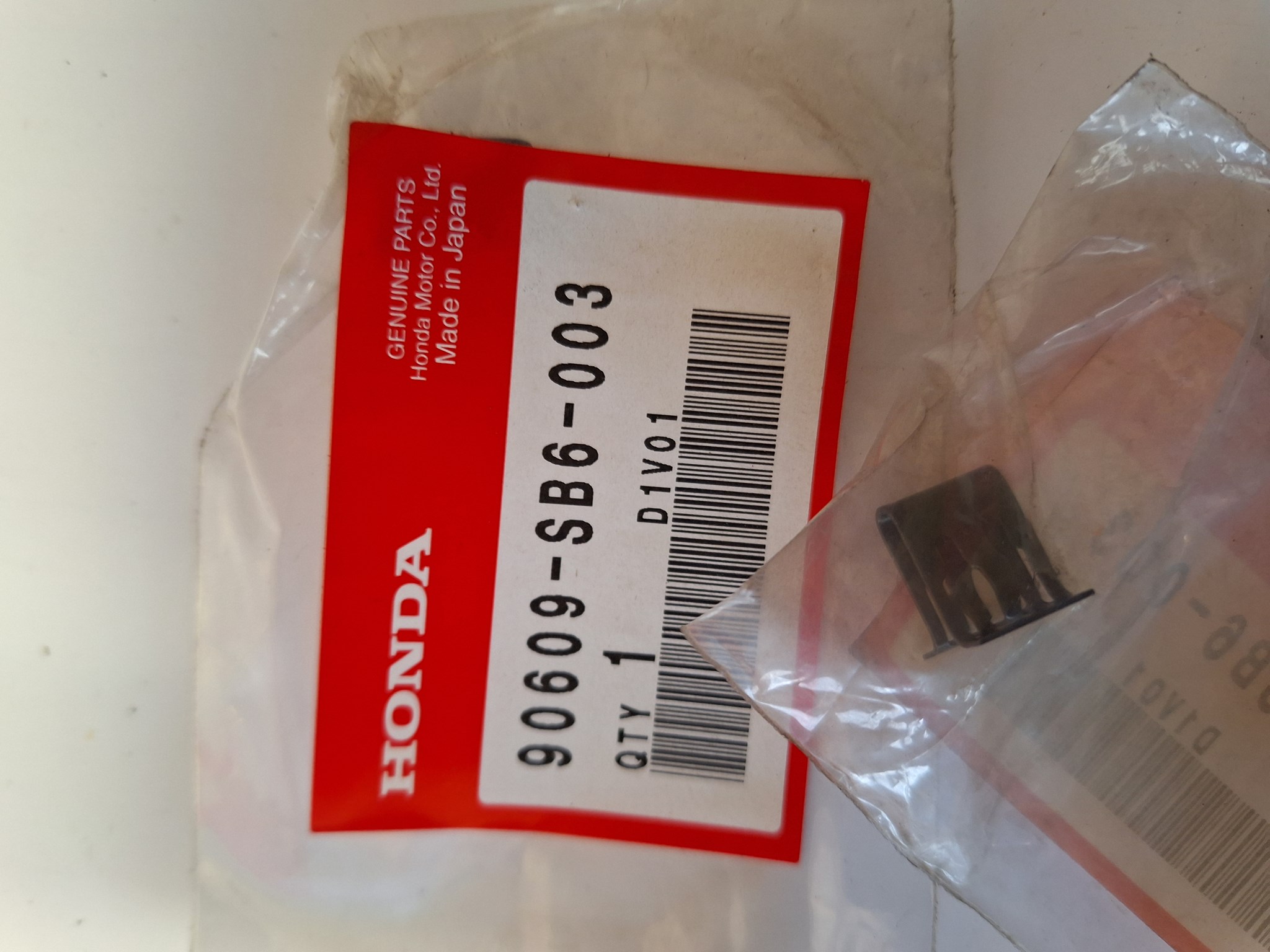 Picture of CLIP,PLR GARN  90609-SB6-003